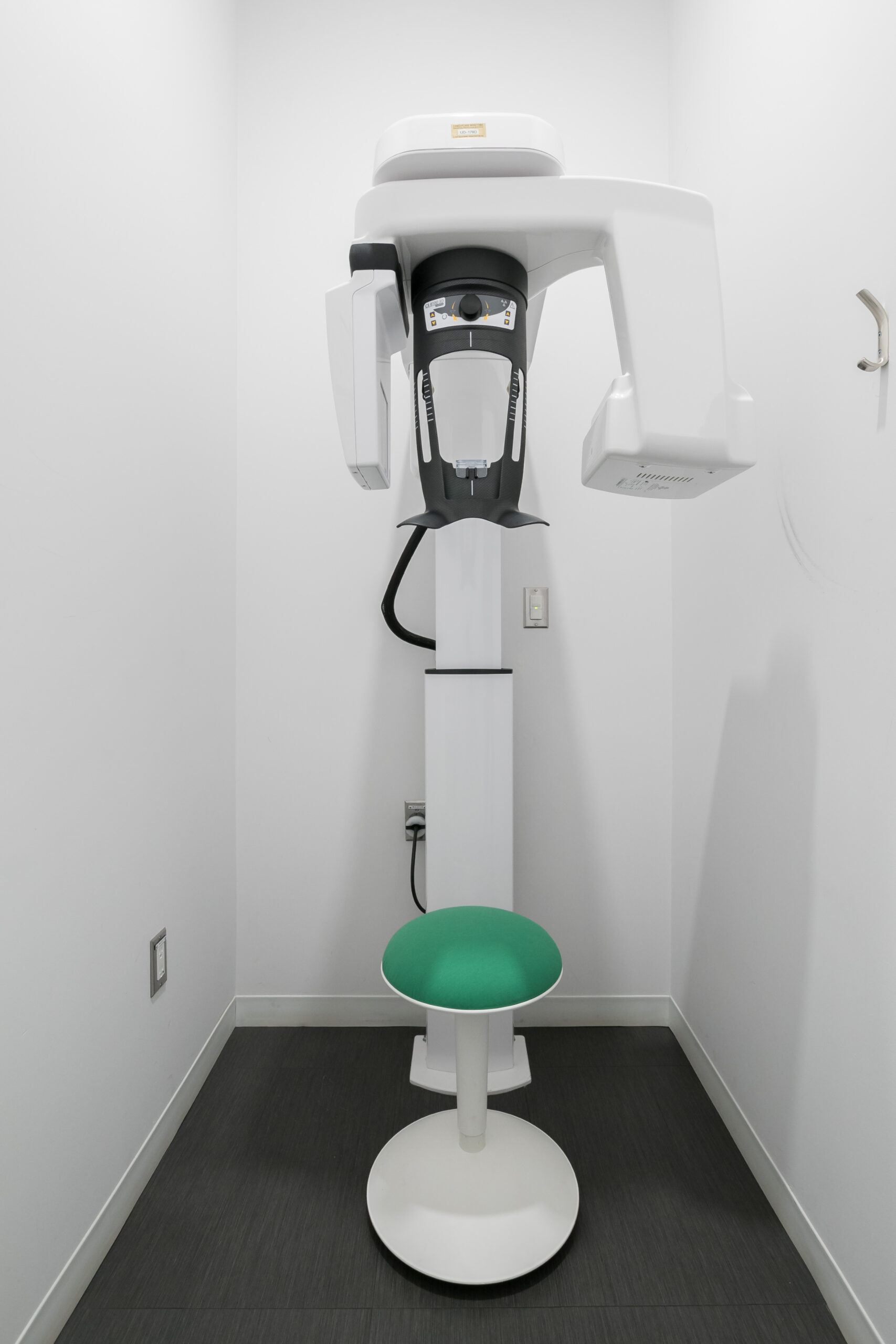 photo of the Cone Beam Computed Tomography (CBCT) machine at Fresh Dental